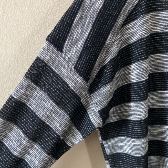 Black & White Striped Tart Sweater Medium Open Back Cut Out Fall Long Sleeve - Picture 2 of 8